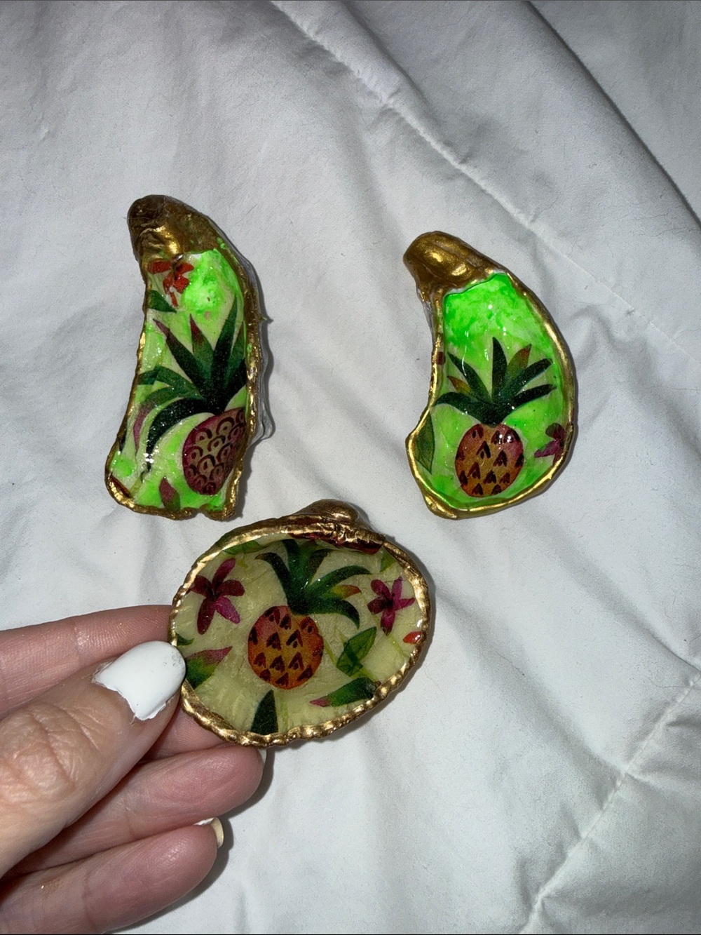 Tropical Pineapple Decorative Shell Magnet Set - Green and Gold